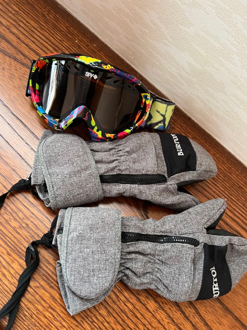 VOLCOM スノーボードウェア セットボルコム子ども用 中古品