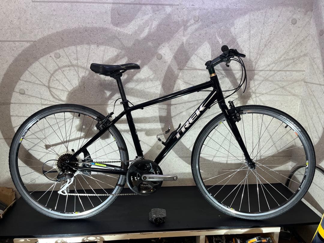 TREK FX7.2 ブラック クロスバイク