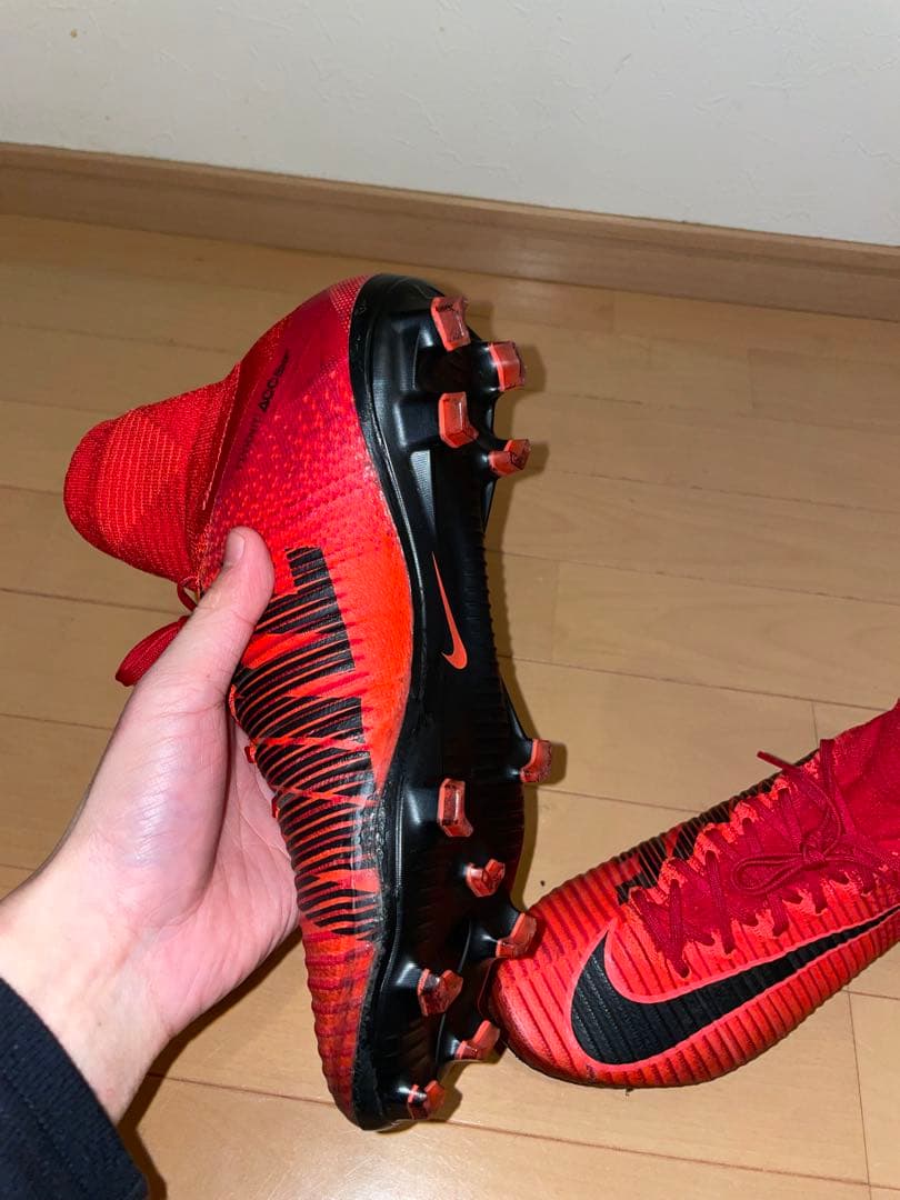 Nike マーキュリアルヴェイパー