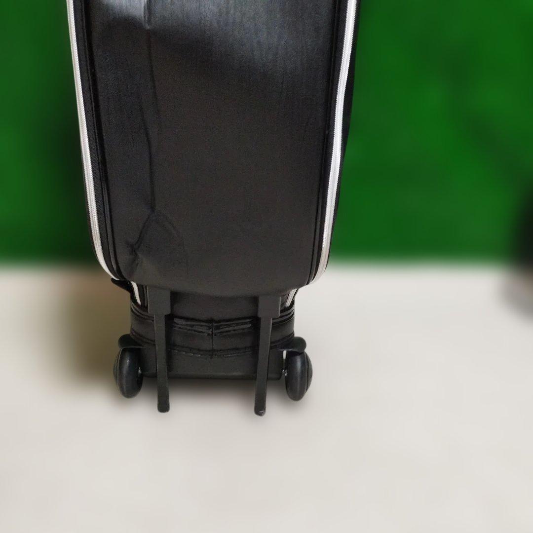 美品　TIGORA キャディバッグ ブラック キャスター付き