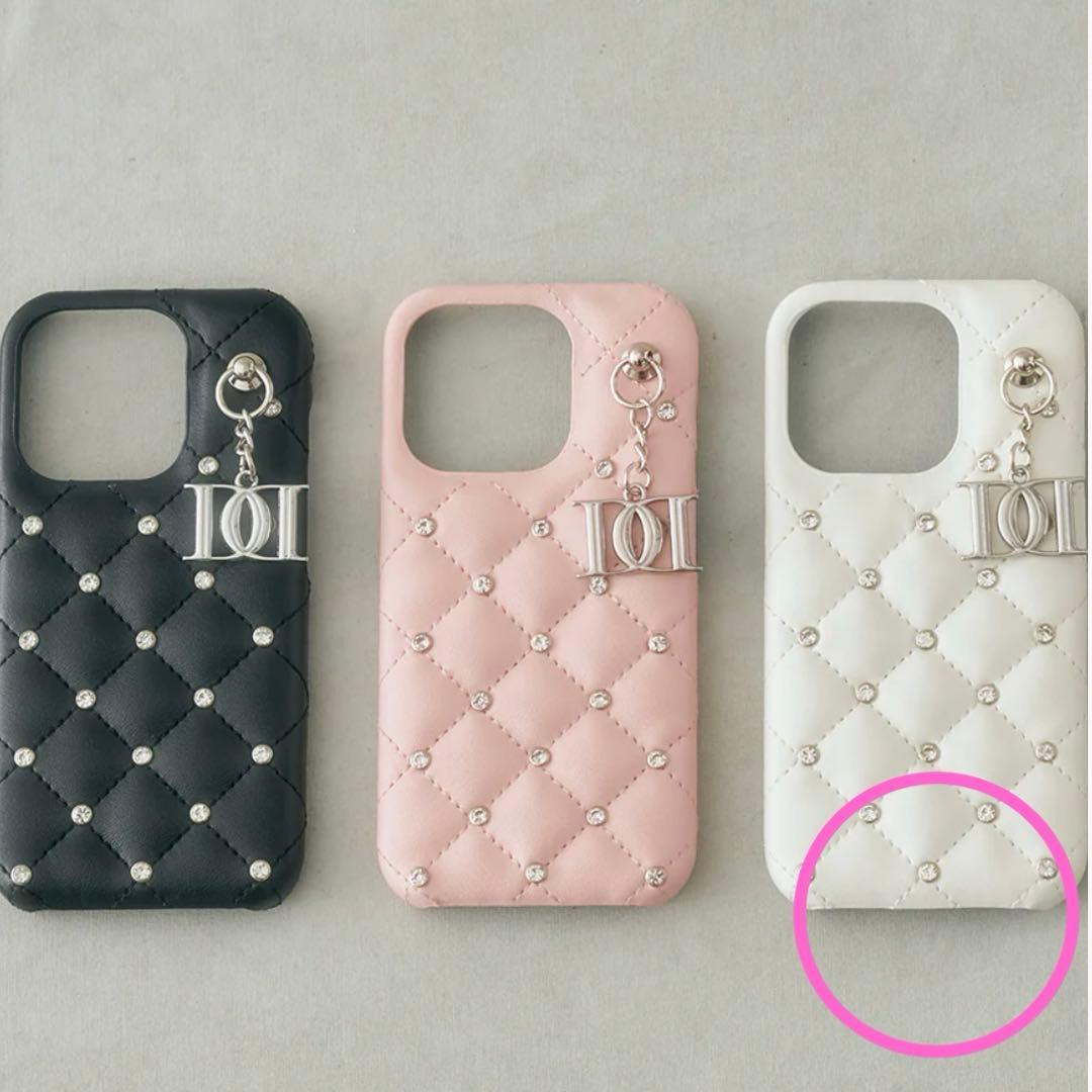 Darich キルティングビジューDDチャームiPhoneケース　16Pro 白