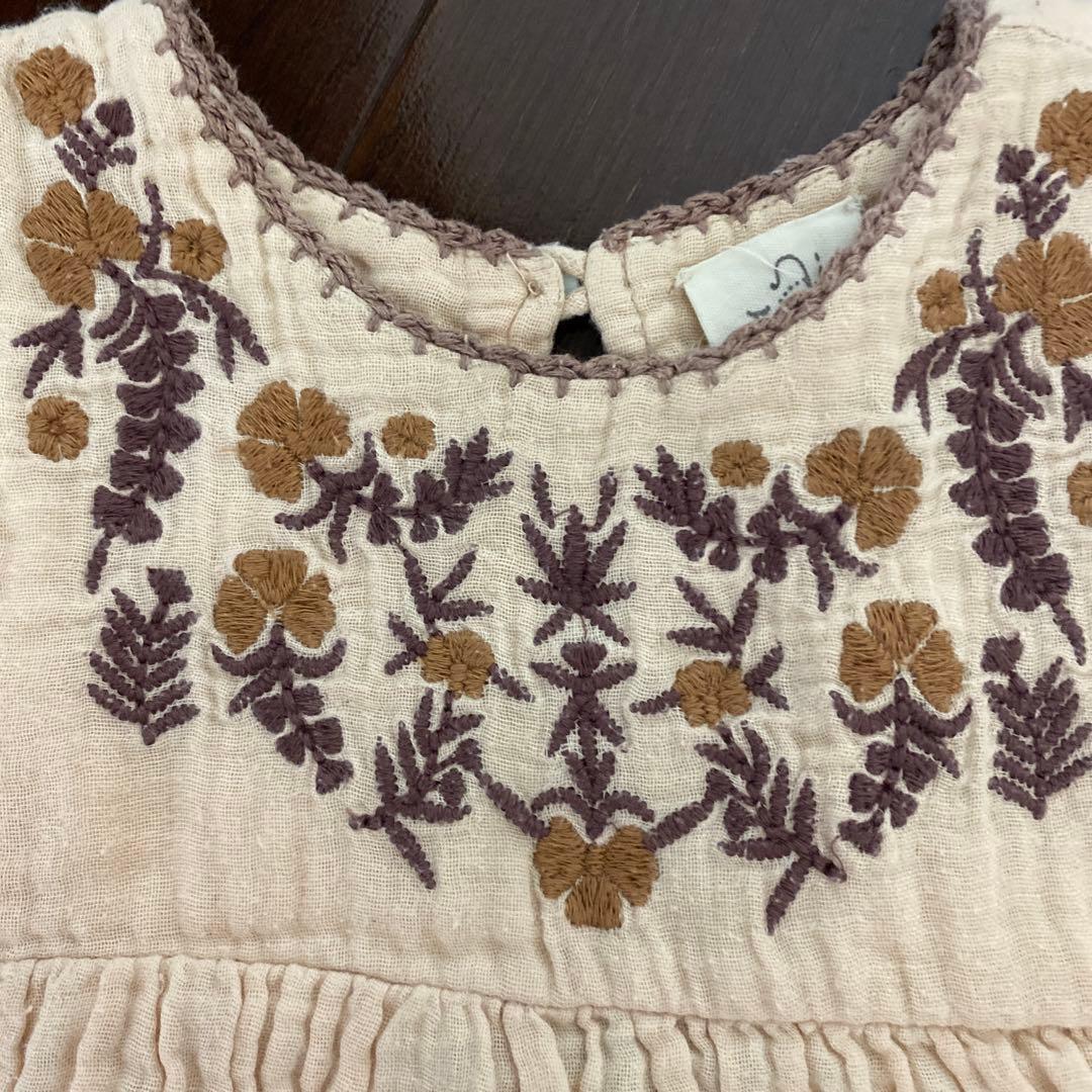 Apolin 刺繍入りワンピース2-3Y 淡いピンク