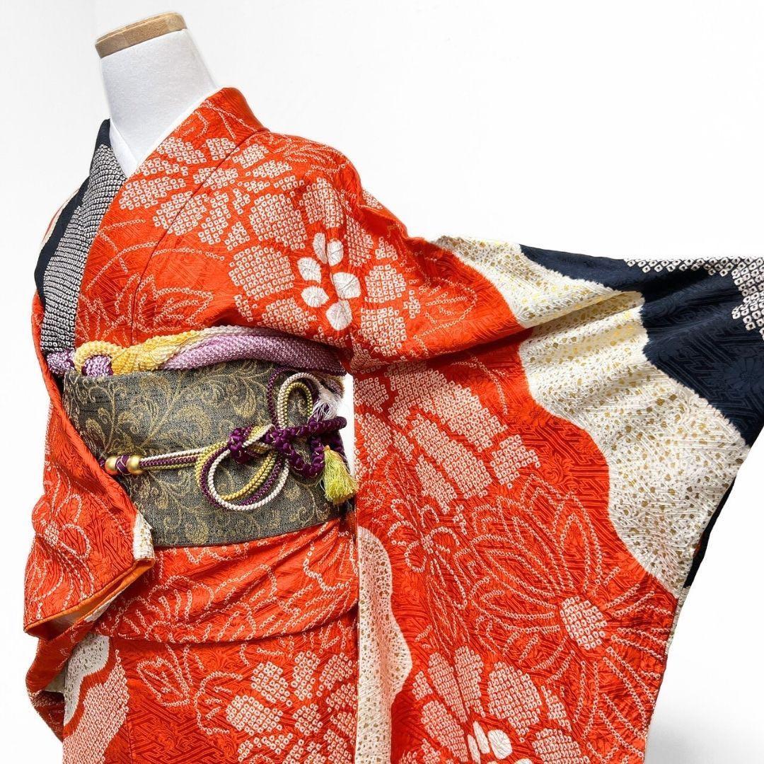 振袖　金彩　総絞り　牡丹　菊花　霞取り　着物　015b p