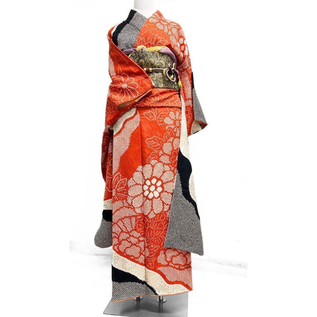 振袖　金彩　総絞り　牡丹　菊花　霞取り　着物　015b p