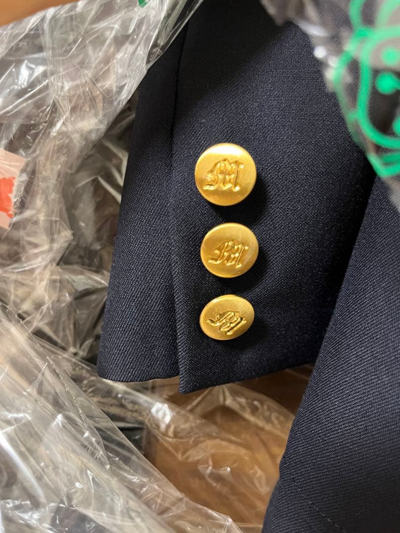 今だけ値下げ　ミキハウス　濃紺スーツとシャツとサスペンダー4点　110センチ