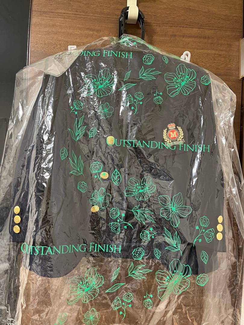 今だけ値下げ　ミキハウス　濃紺スーツとシャツとサスペンダー4点　110センチ