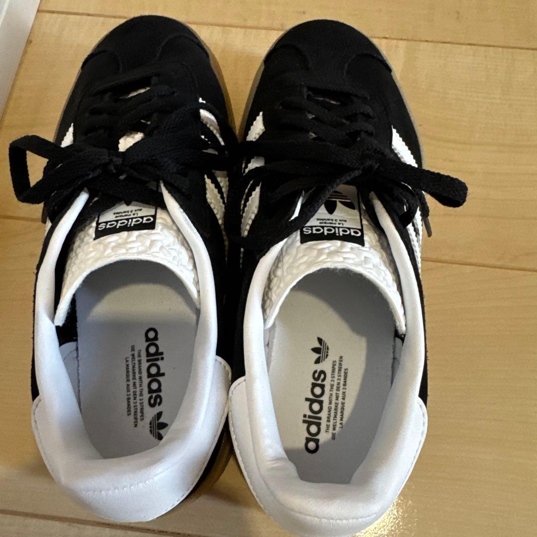 adidas ガゼルボールド