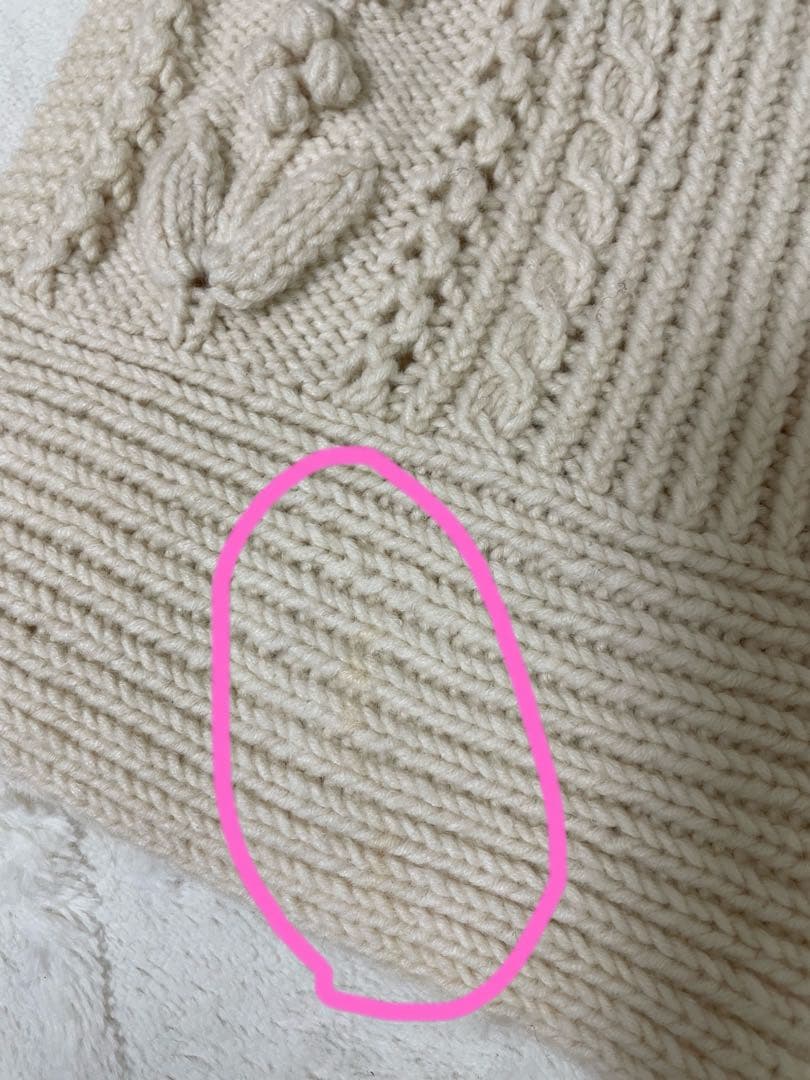 ベージュ ケーブル編み ニットマフラー