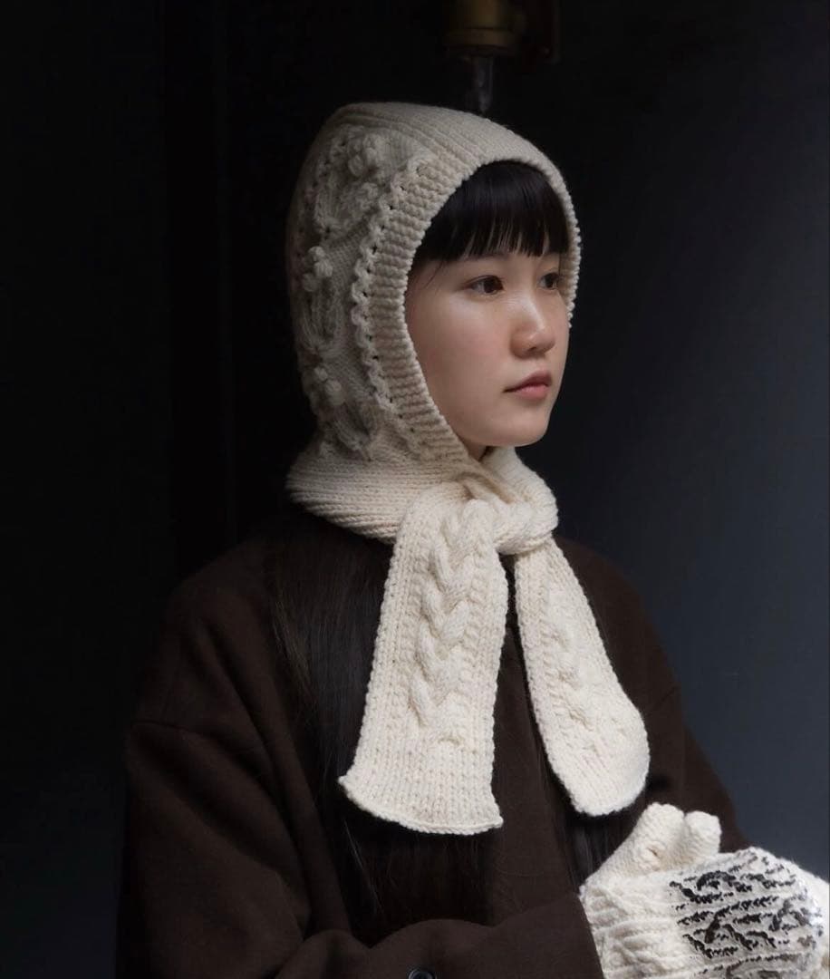 ベージュ ケーブル編み ニットマフラー