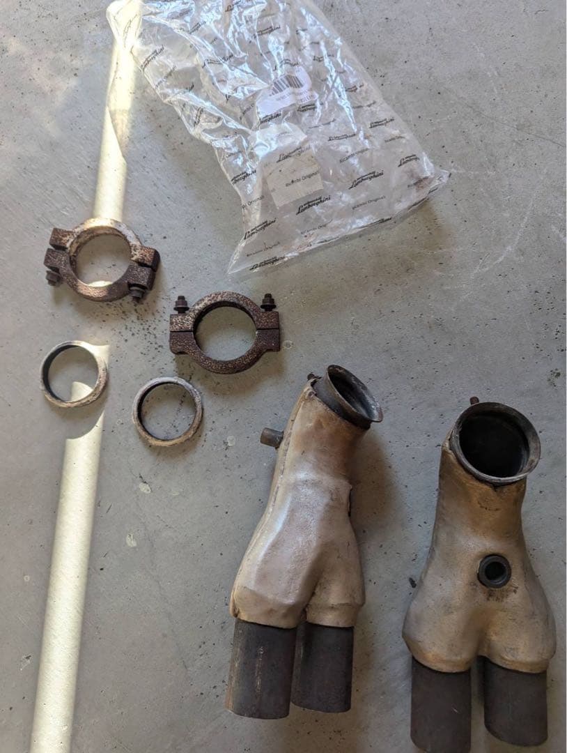 ランボルギーニディアブロVT 純正マフラーパーツ