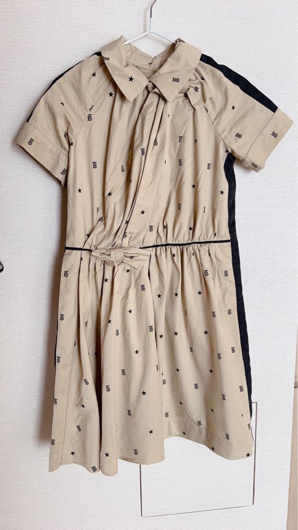 BURBERRY 半袖ワンピース 星柄　バーバリー　ベージュ　茶色