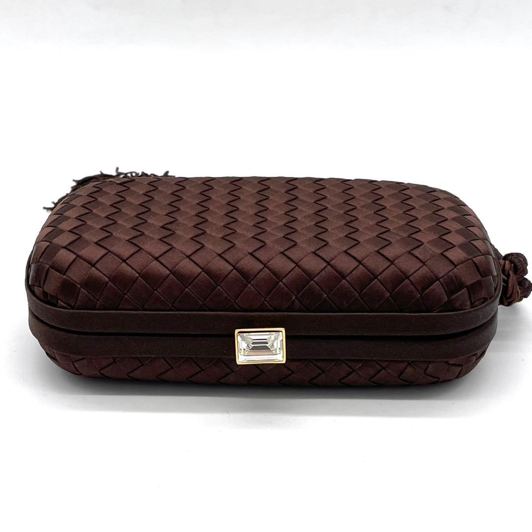 新品同様‼️ボッテガヴェネタ サテン イントレチャート がま口 クラッチバッグ