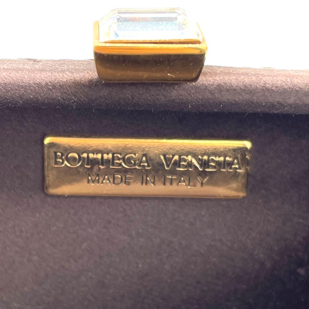 新品同様‼️ボッテガヴェネタ サテン イントレチャート がま口 クラッチバッグ