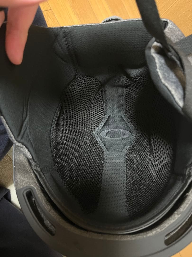 オークリー　ヘルメット Lサイズ 収納バッグ付き