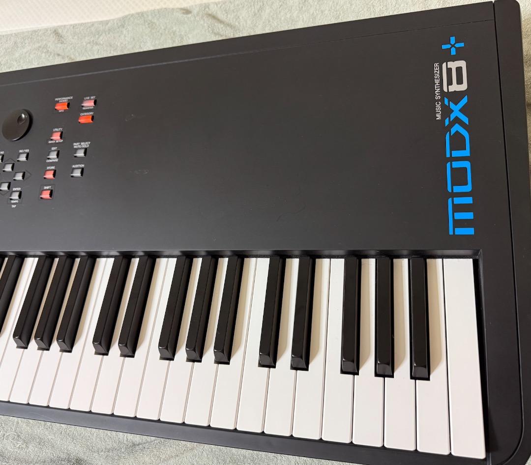 Yu さん専用になりました．YAMAHA MODX8+　ハーフペダルFC3A付き