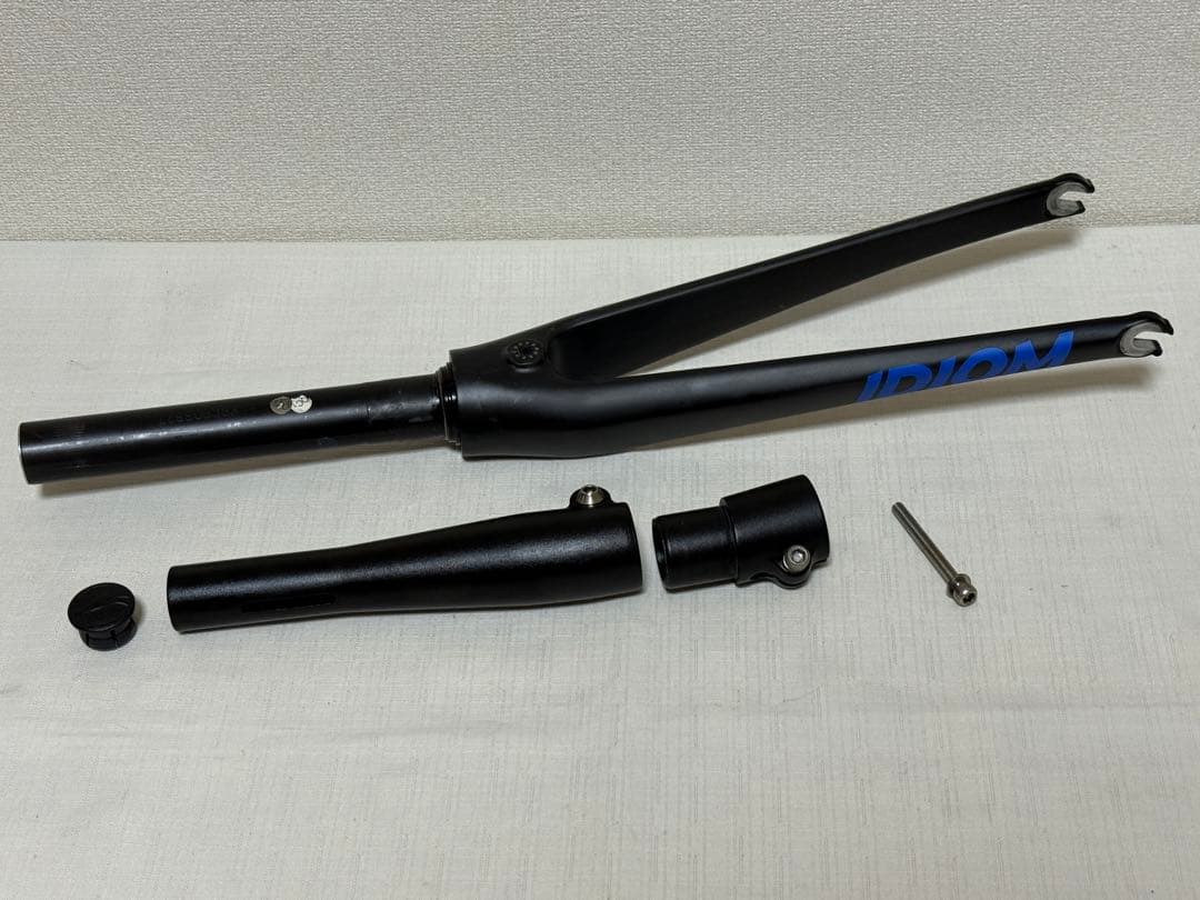 ジャイアント IDIOM 0 カーボンフォーク＋ハンドルポスト 2017年モデル