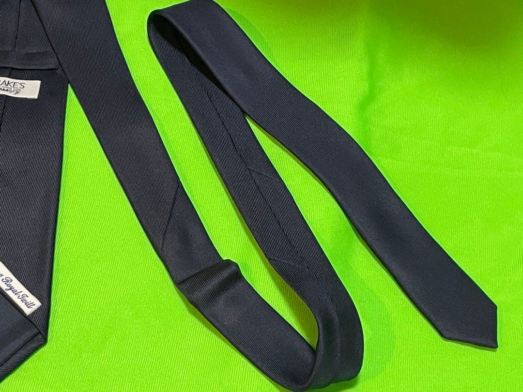 Drake's×BEAMS f ネイビー ソリッドタイ 50オンス