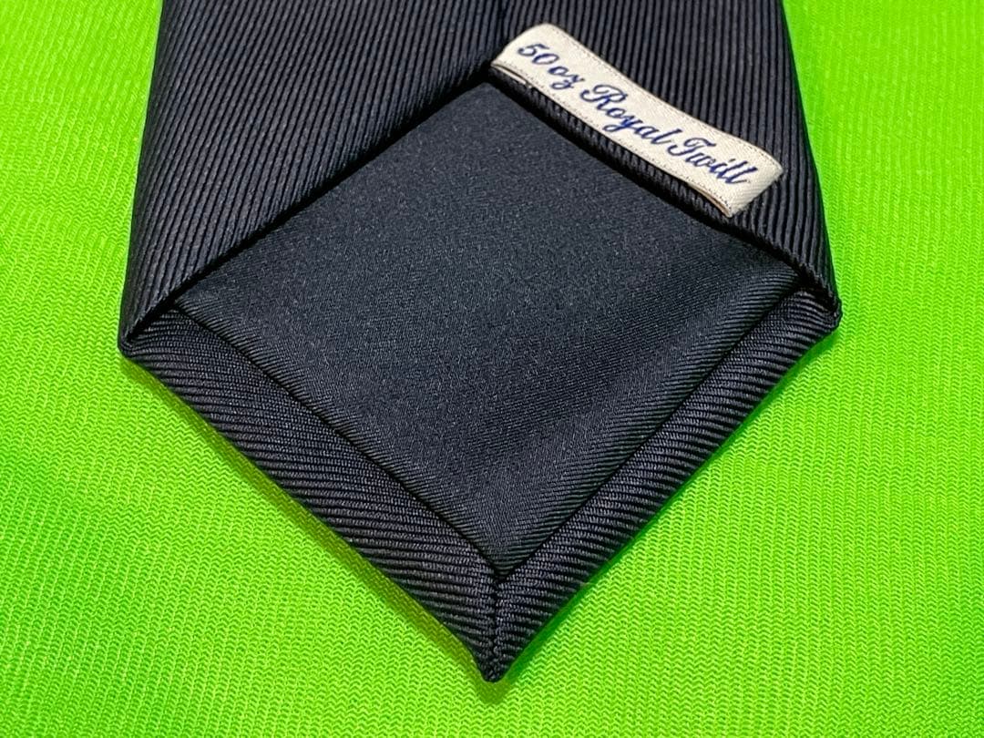 Drake's×BEAMS f ネイビー ソリッドタイ 50オンス