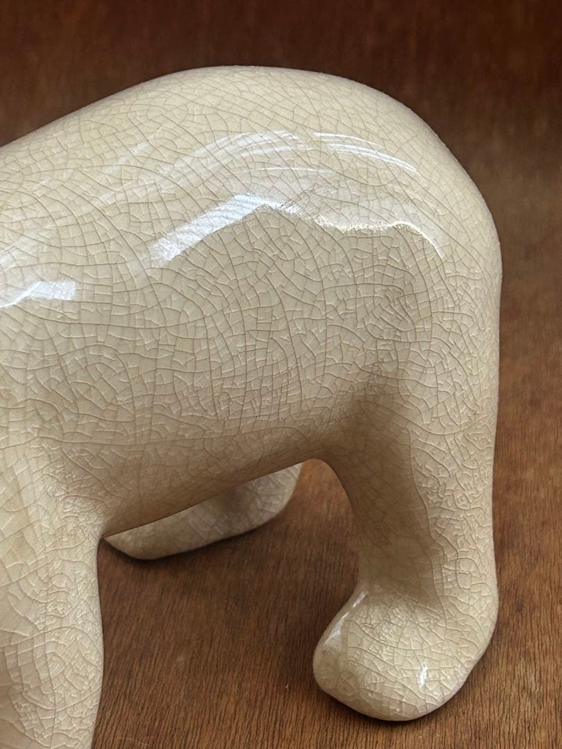 L & V ceram クマの置物