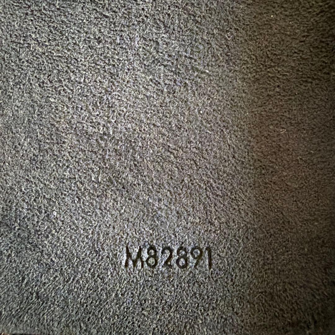 ルイヴィトン　iPhone15 pro ケース モノグラムフォリオ 手帳型　新品