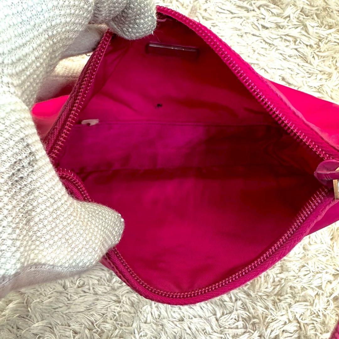 【美品】プラダ アクセサリーポーチ ピンク ハンドバッグ 三角ロゴ ナイロン