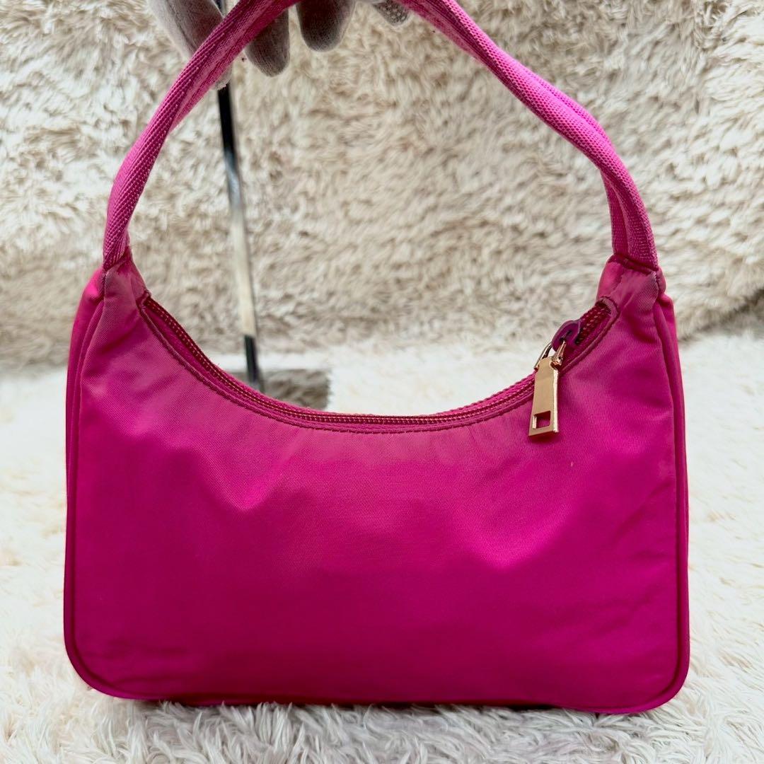 【美品】プラダ アクセサリーポーチ ピンク ハンドバッグ 三角ロゴ ナイロン