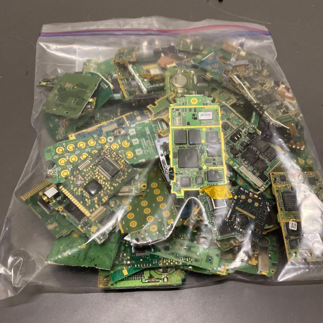 都市鉱山　ガラケー・スマホ・基盤類等