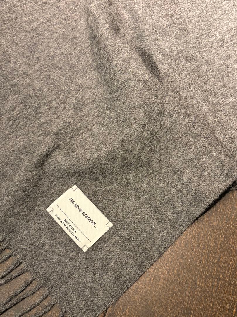 イノウエブラザース　グレー マフラー