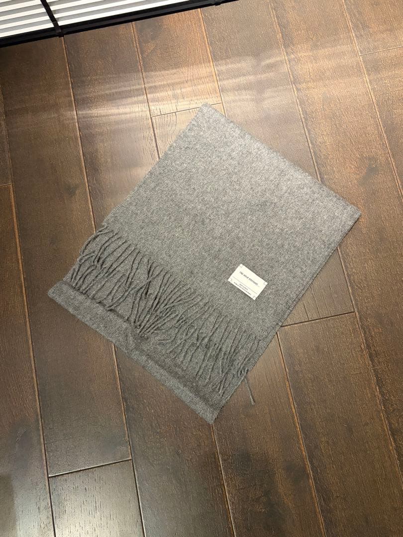 イノウエブラザース　グレー マフラー