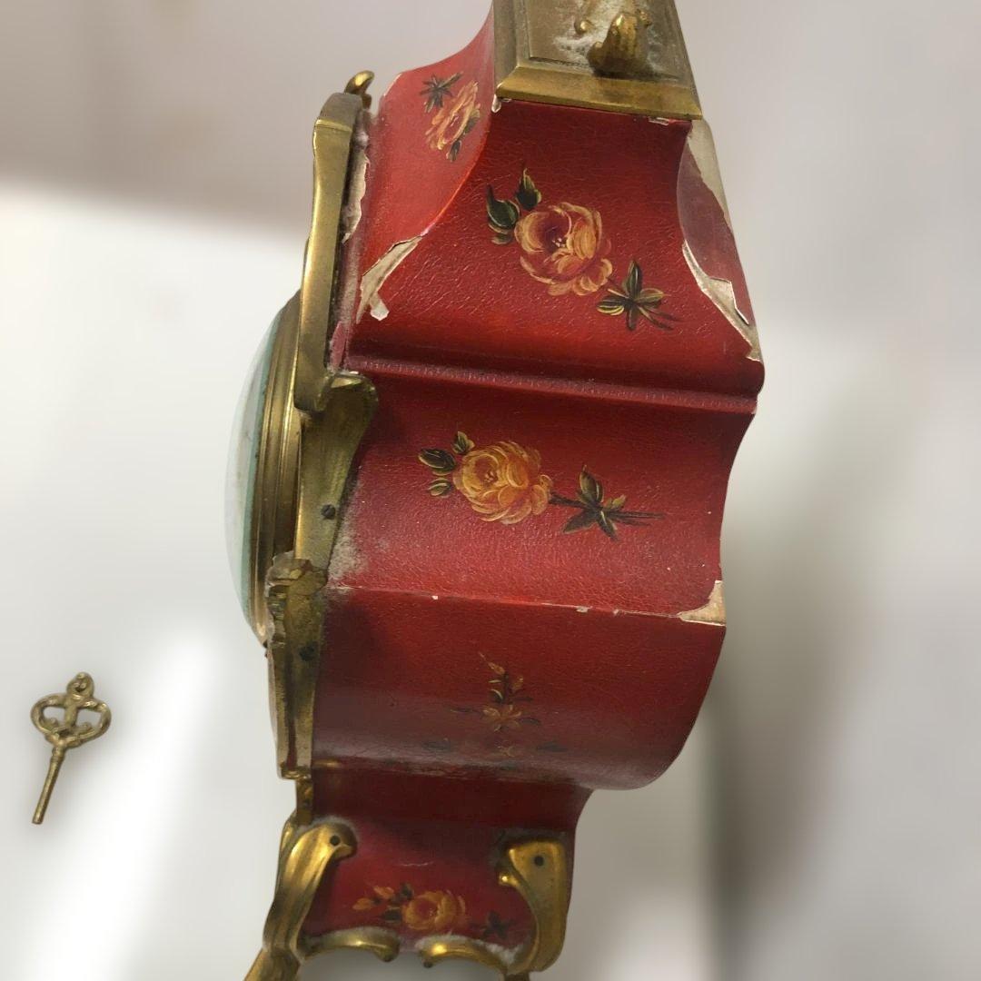 送料無料 アンティーク風 置時計 手巻き式 花模様 ゴールド装飾 251104