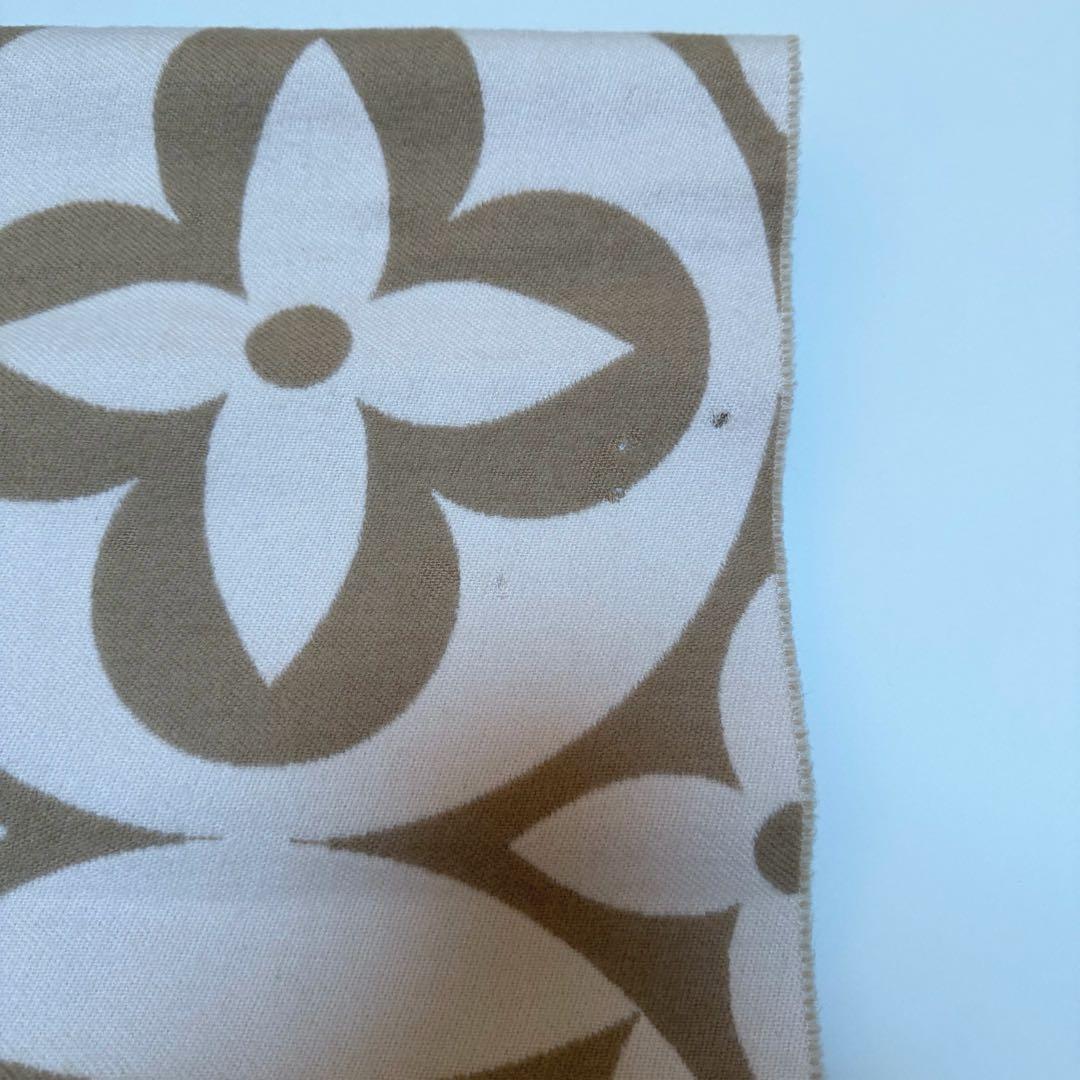 M79213 LOUIS VUITTON マフラー LVメダリオン