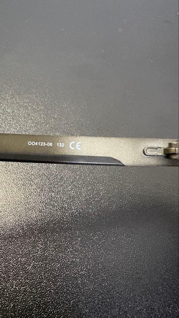 【Aki】OAKLEY HOLBROOK L サングラス