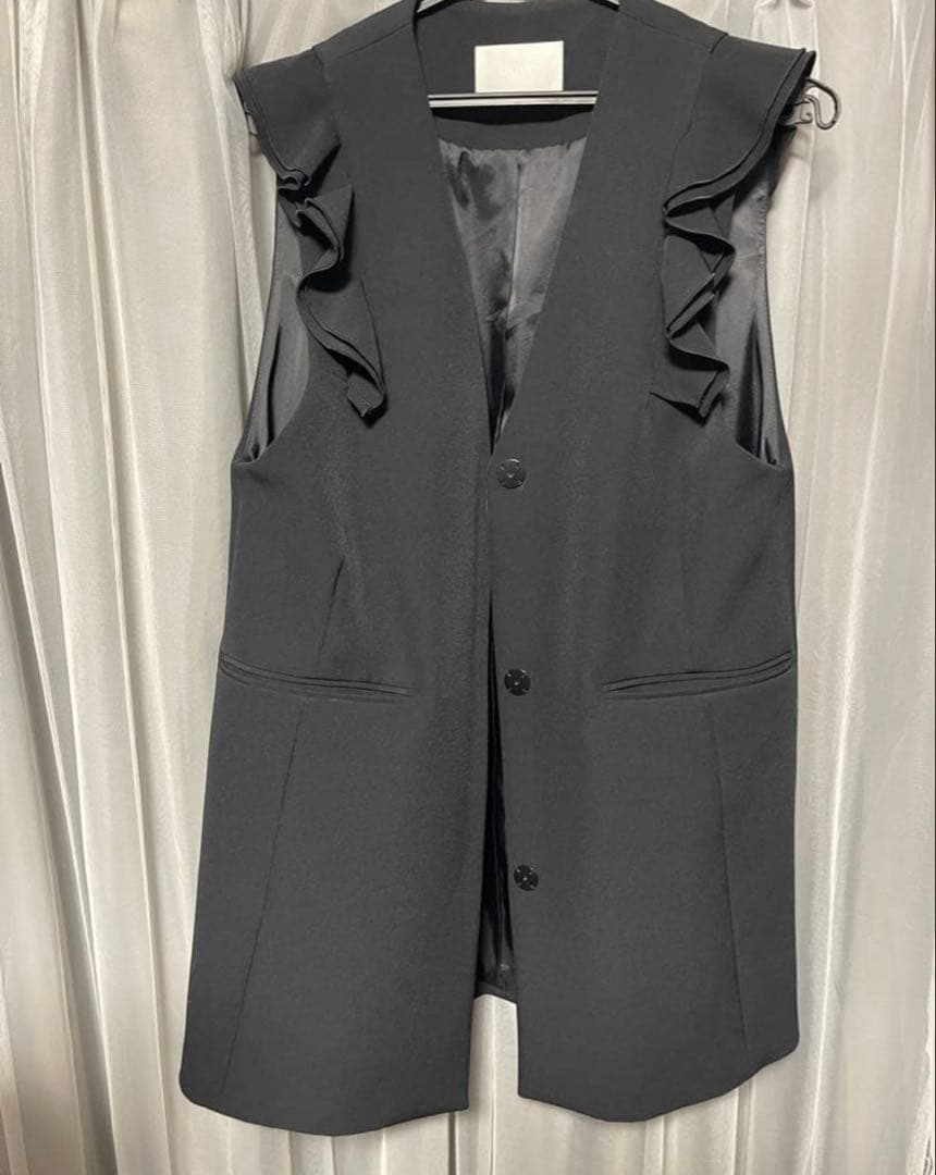 CELFORD フリルペプラムジレ　ブラック