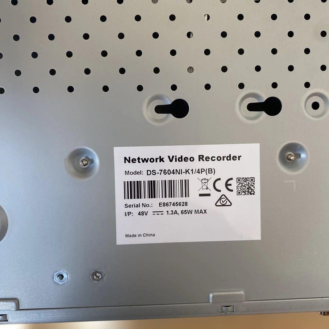 【未使用】DS-7604NI-I1/4Pネットワークビデオレコーダ