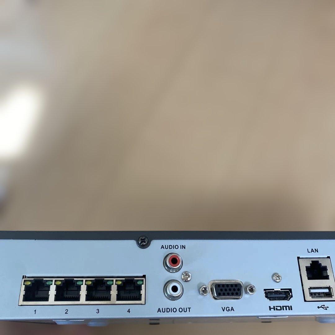 【未使用】DS-7604NI-I1/4Pネットワークビデオレコーダ