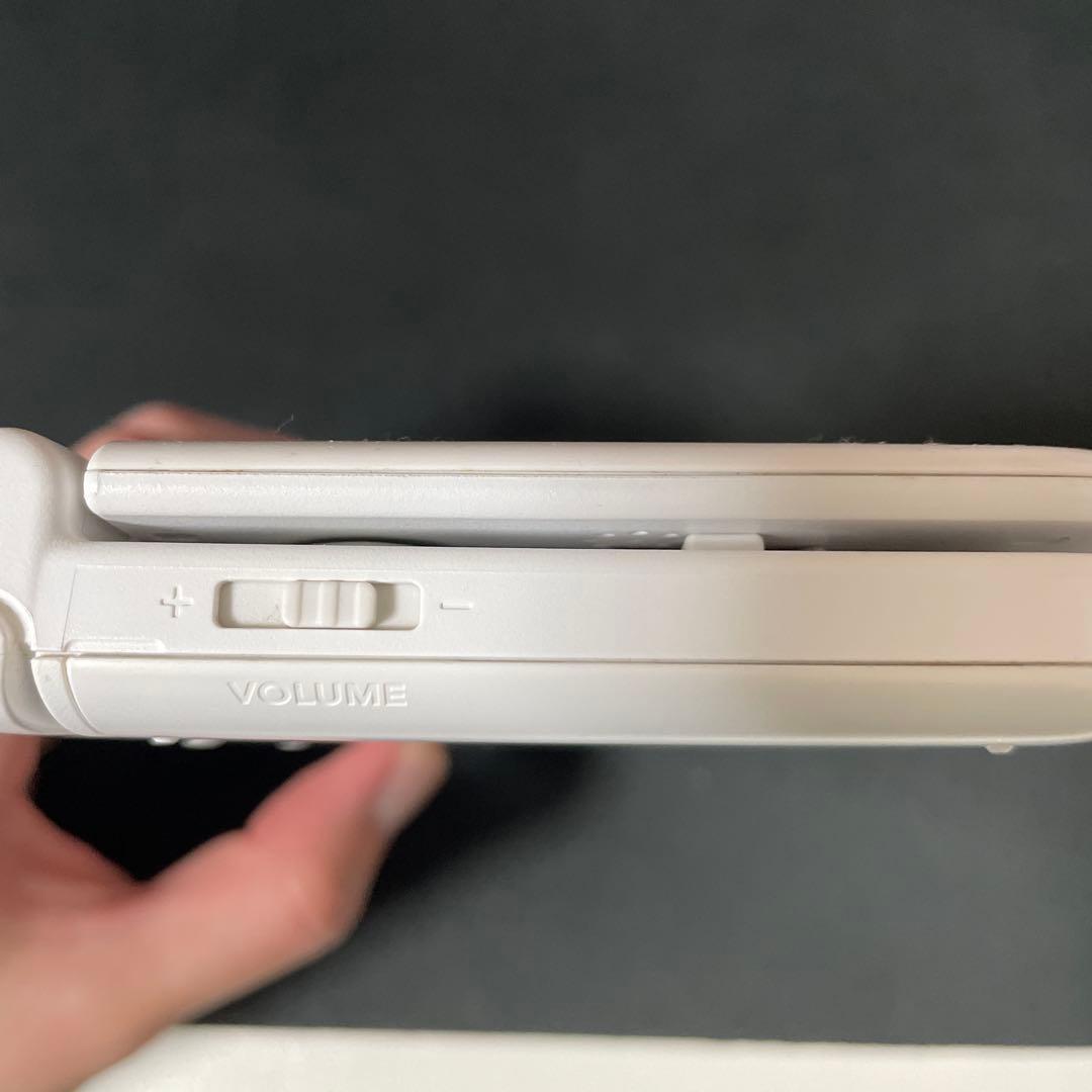 3DS LL ホワイト 純正ACアダプタ 充電器 付き