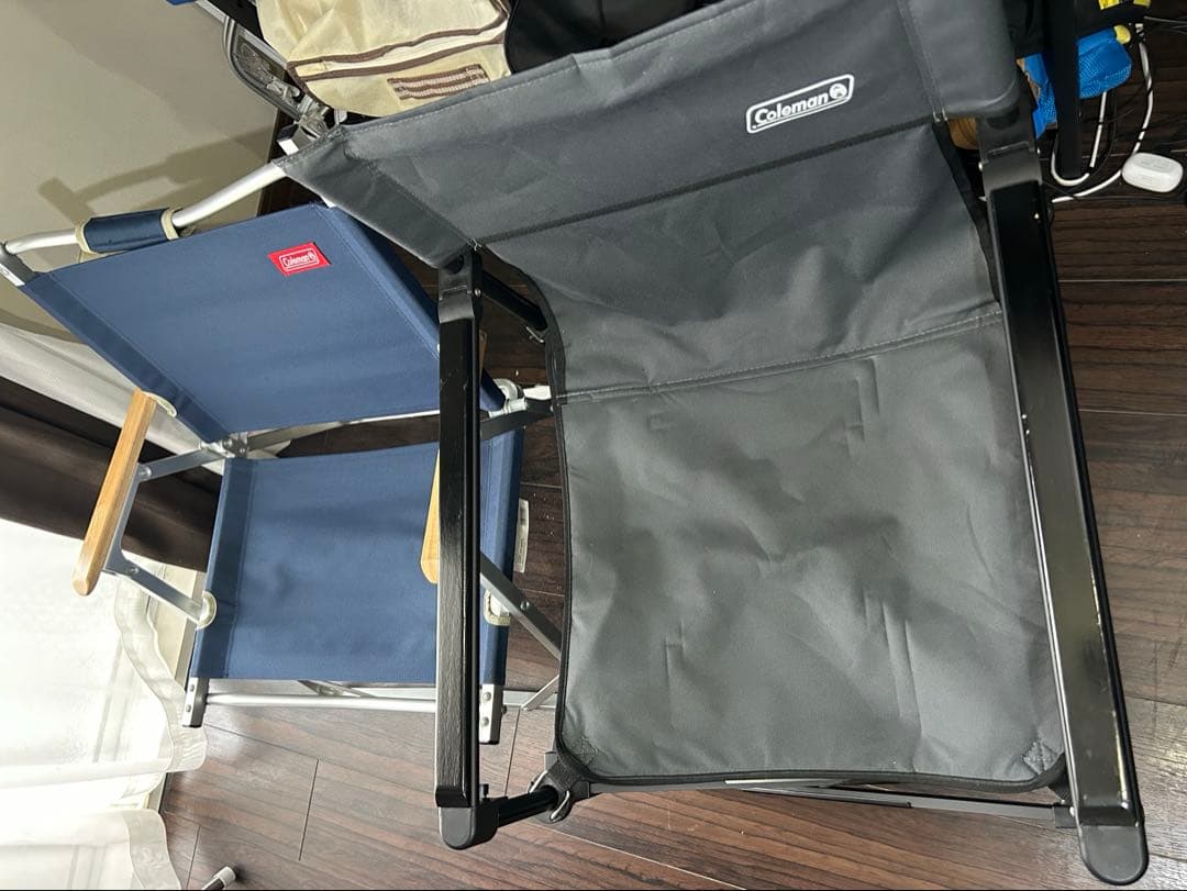 Colemanアウトドアチェア グレーとネイビー二脚セット　キャンプ　海川プール