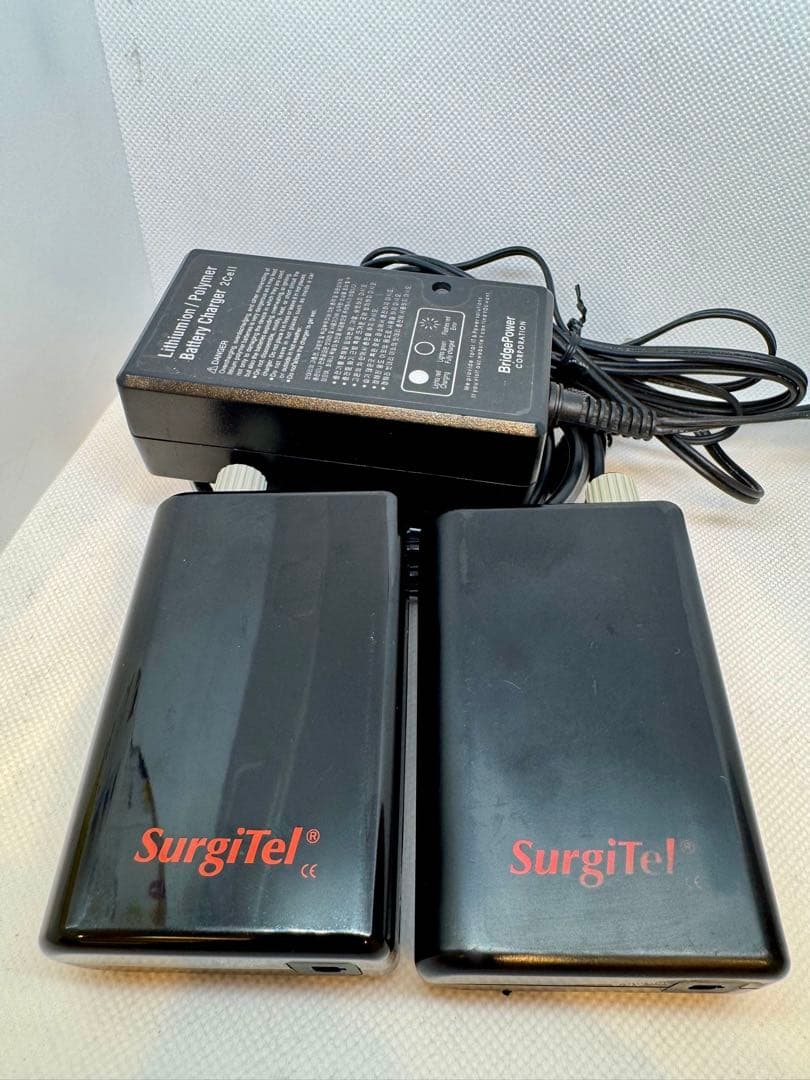 SurgiTel ヘッドライト用充電式バッテリーケース2個と充電器のお得なセット