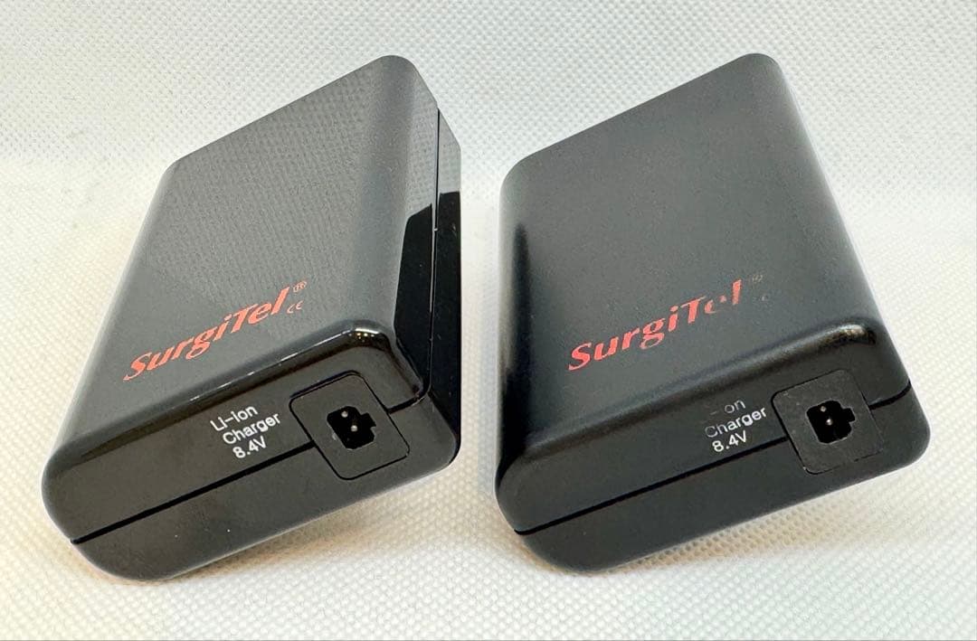 SurgiTel ヘッドライト用充電式バッテリーケース2個と充電器のお得なセット