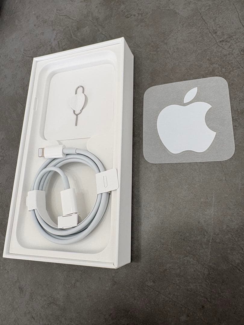 iPhone SE3 128GB SIMフリー スターライト　白　付属品付