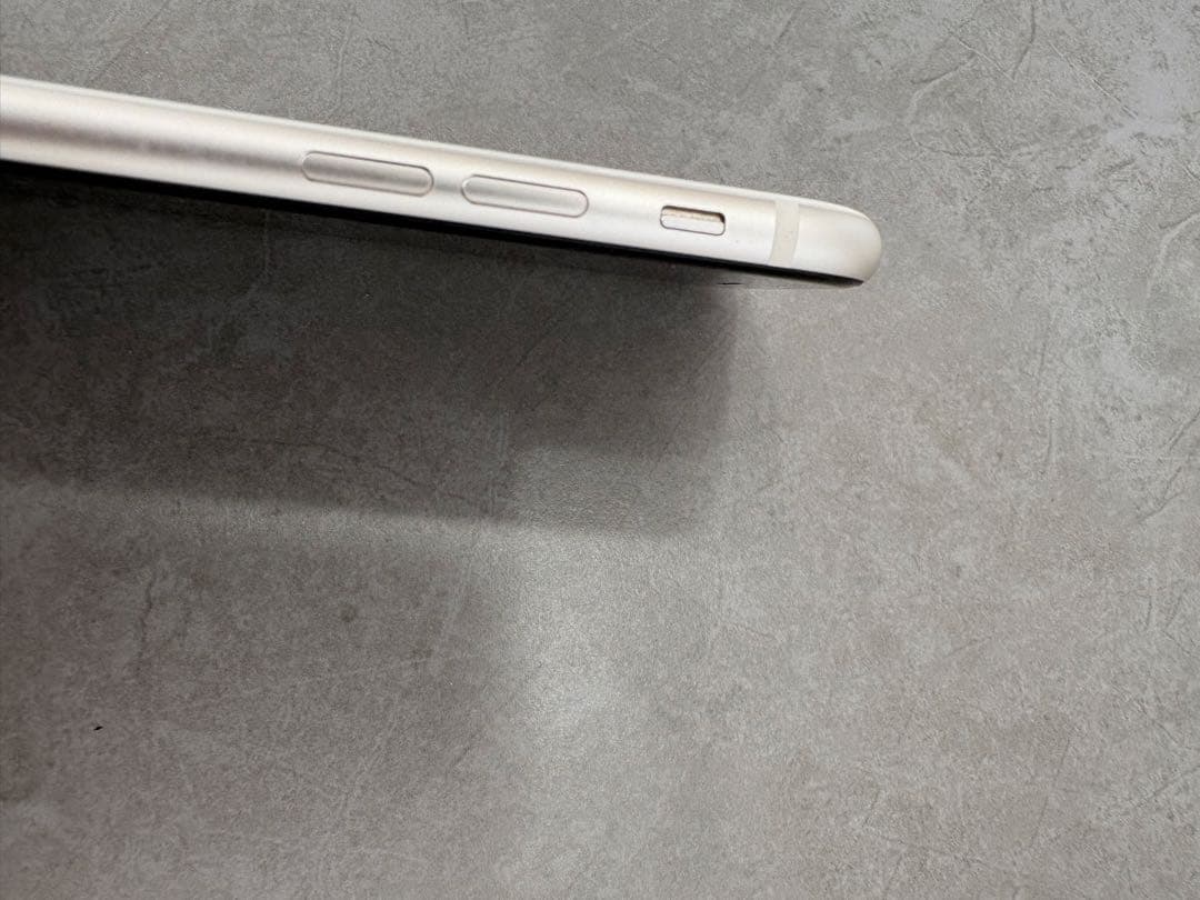 iPhone SE3 128GB SIMフリー スターライト　白　付属品付