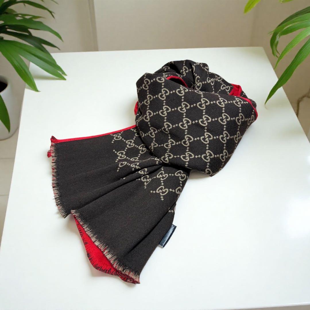 ほぼ未使用‼︎ ◆GUCCI◆ GG柄/高級マフラー/赤/箱付き/グッチ/男女