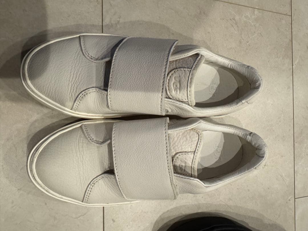 UGG スニーカー　2足セット　22.5cm