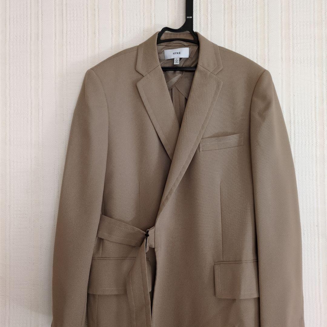 HYKE ベルテッドロングコート