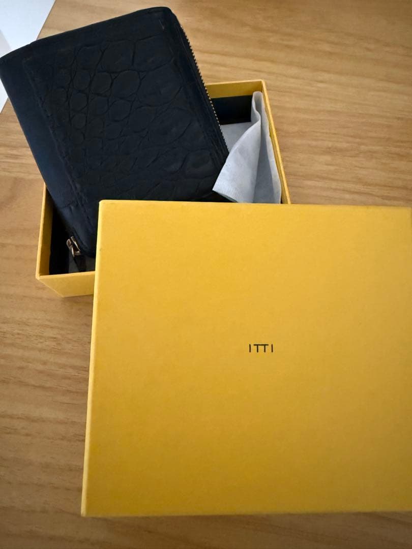 ITTI イッチ クロコ 折り財布 黒
