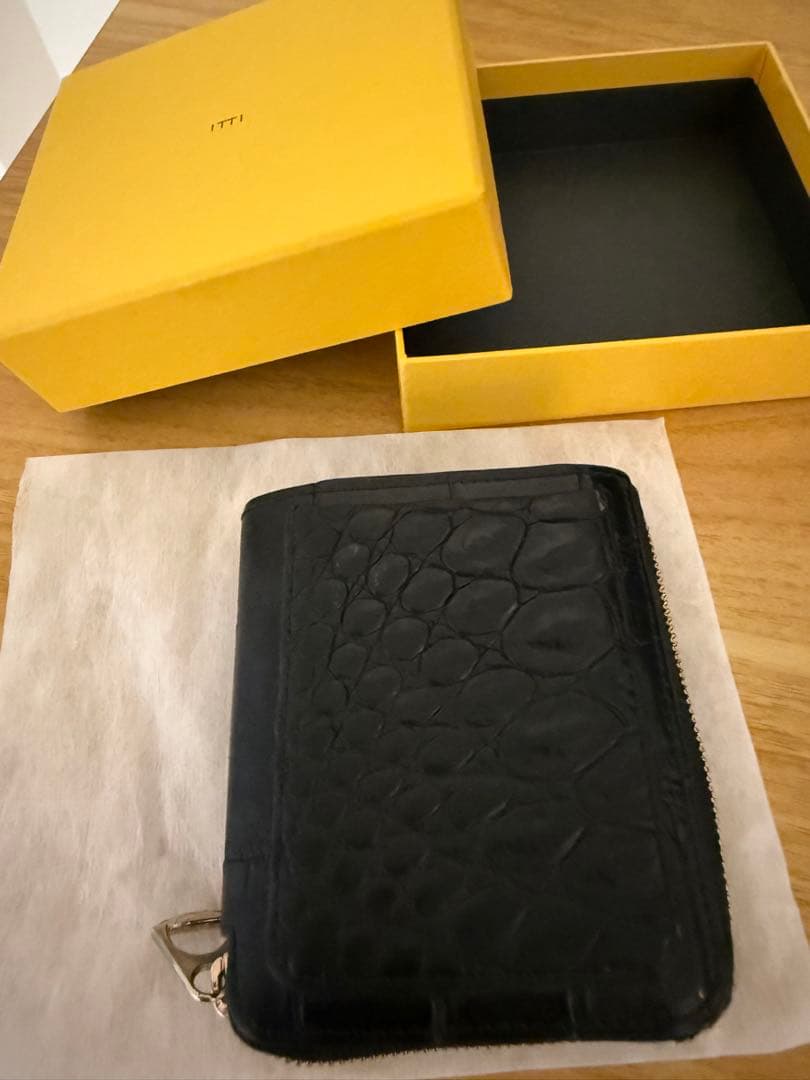 ITTI イッチ クロコ 折り財布 黒