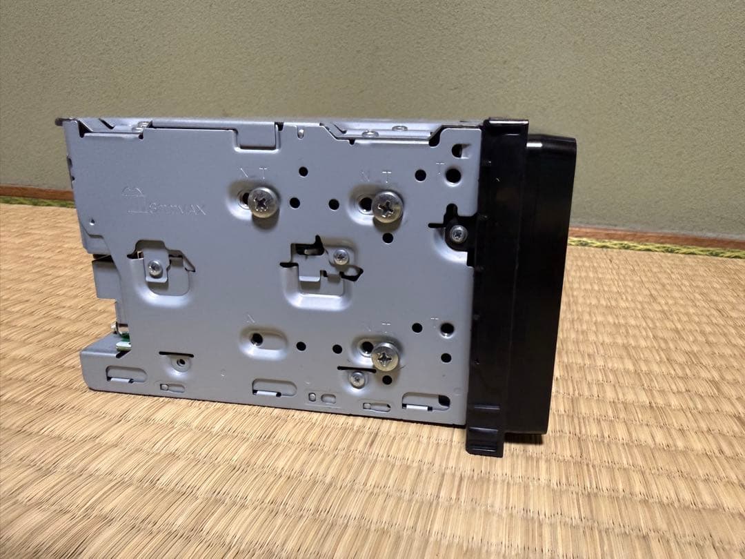 Pioneer サイバーナビAVIC-CW700　中古品