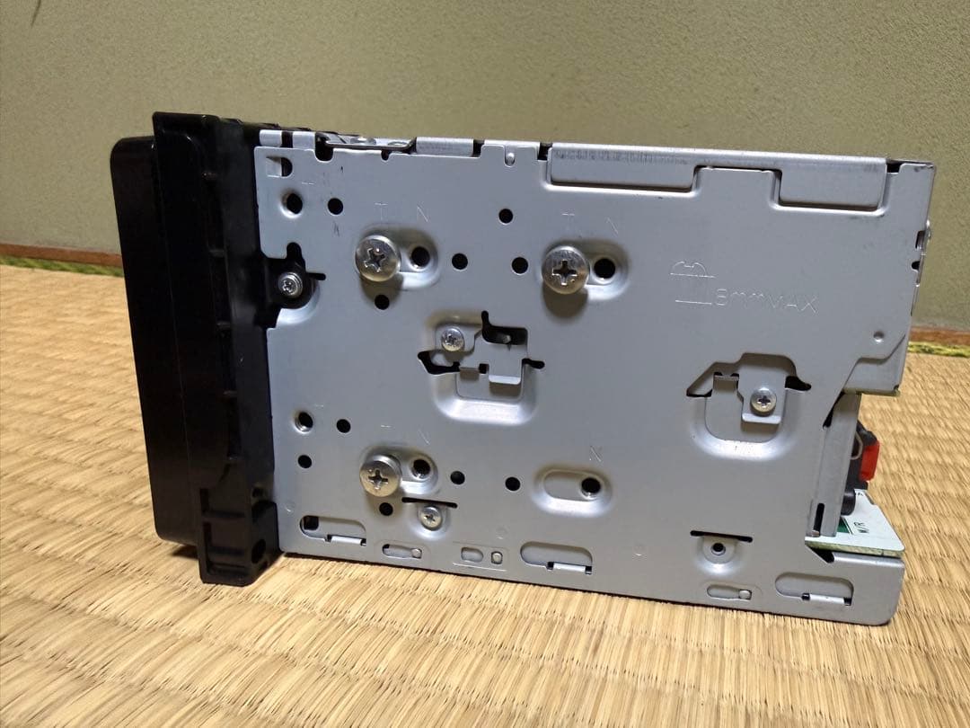 Pioneer サイバーナビAVIC-CW700　中古品