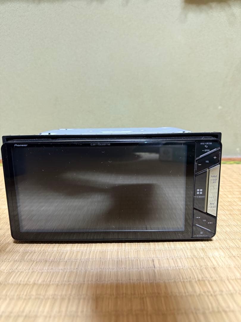 Pioneer サイバーナビAVIC-CW700　中古品