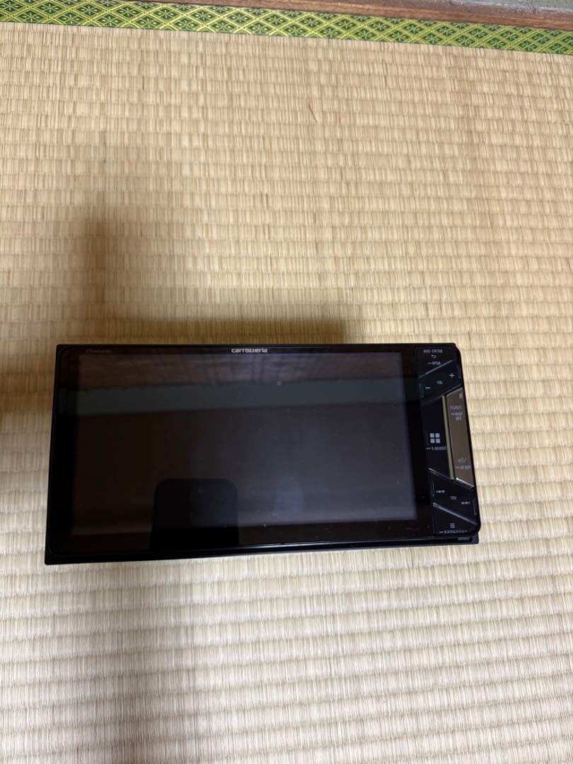 Pioneer サイバーナビAVIC-CW700　中古品